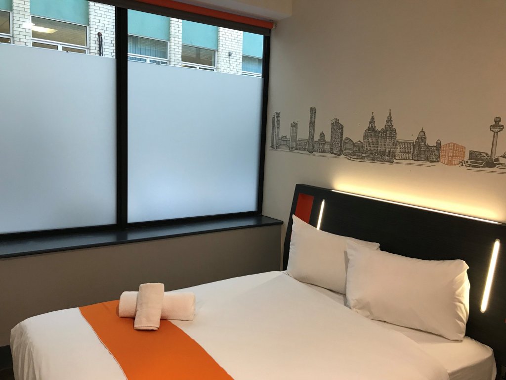 Фото EasyHotel Liverpool City Centre