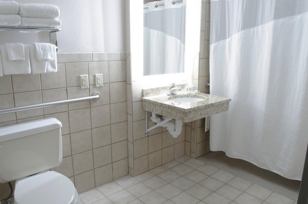 Фото Holiday Inn Fargo, an Ihg Hotel