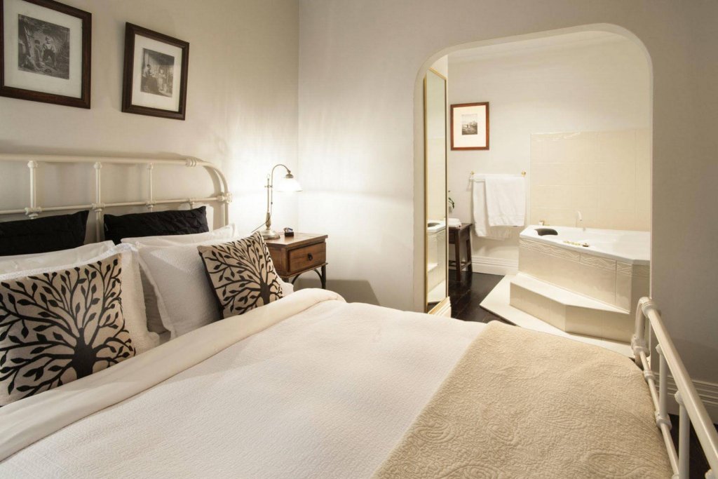 Фото Moulton Park Homestead