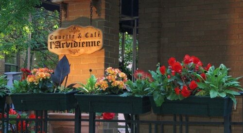 Гостиница L'Arvidienne Couette et Cafe в Квебеке