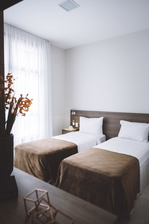 Фото Kaza Noah Jacques Pilon Centro