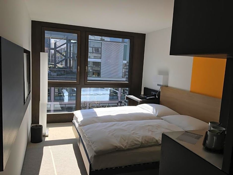 Фото Züri by Fassbind