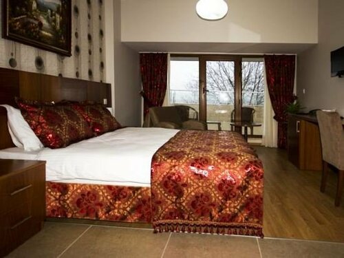 Гостиница Grand Karot Hotel в Ялове