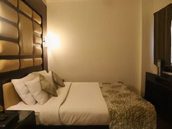 Фото Hotel Southgate