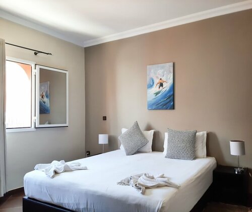 Внешний вид отеля The Surf Hotel в Аурире, фото 4