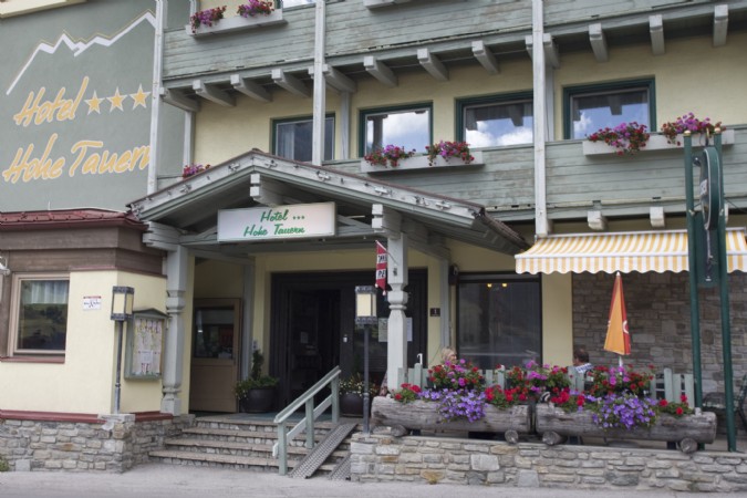 Фото отеля 1