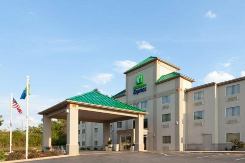 Гостиница Holiday Inn Express Irwin-PA Turnpike Exit 67