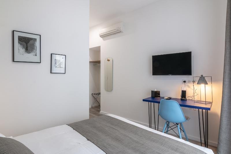 Фото The Alcove Hotel