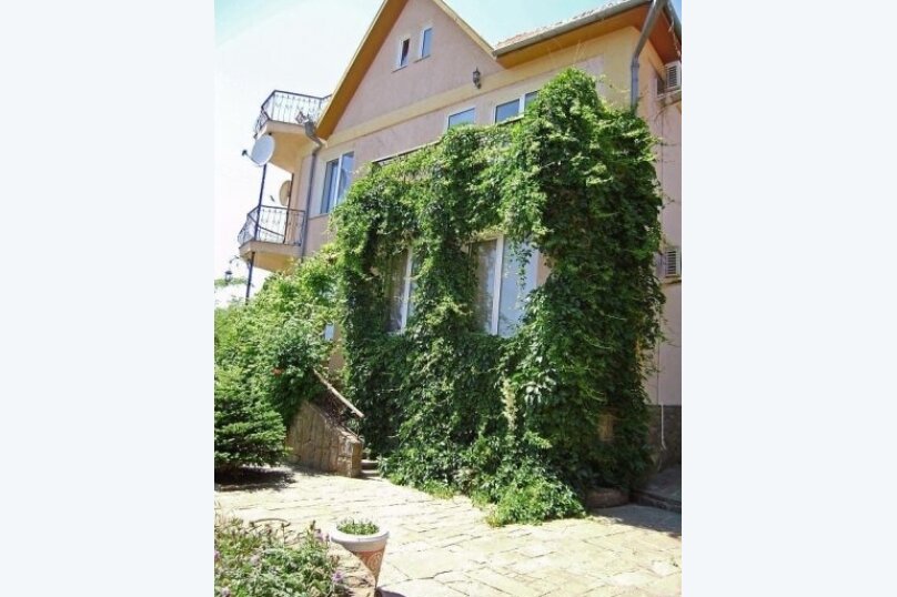 Фото Испанский дворик