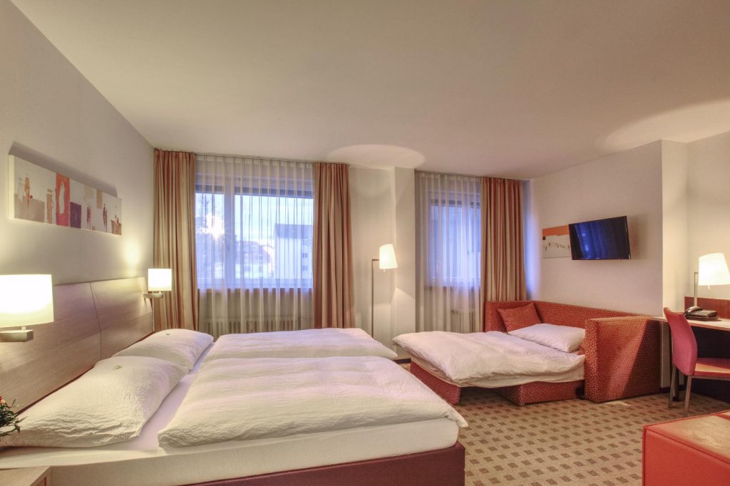 Фото отеля 2