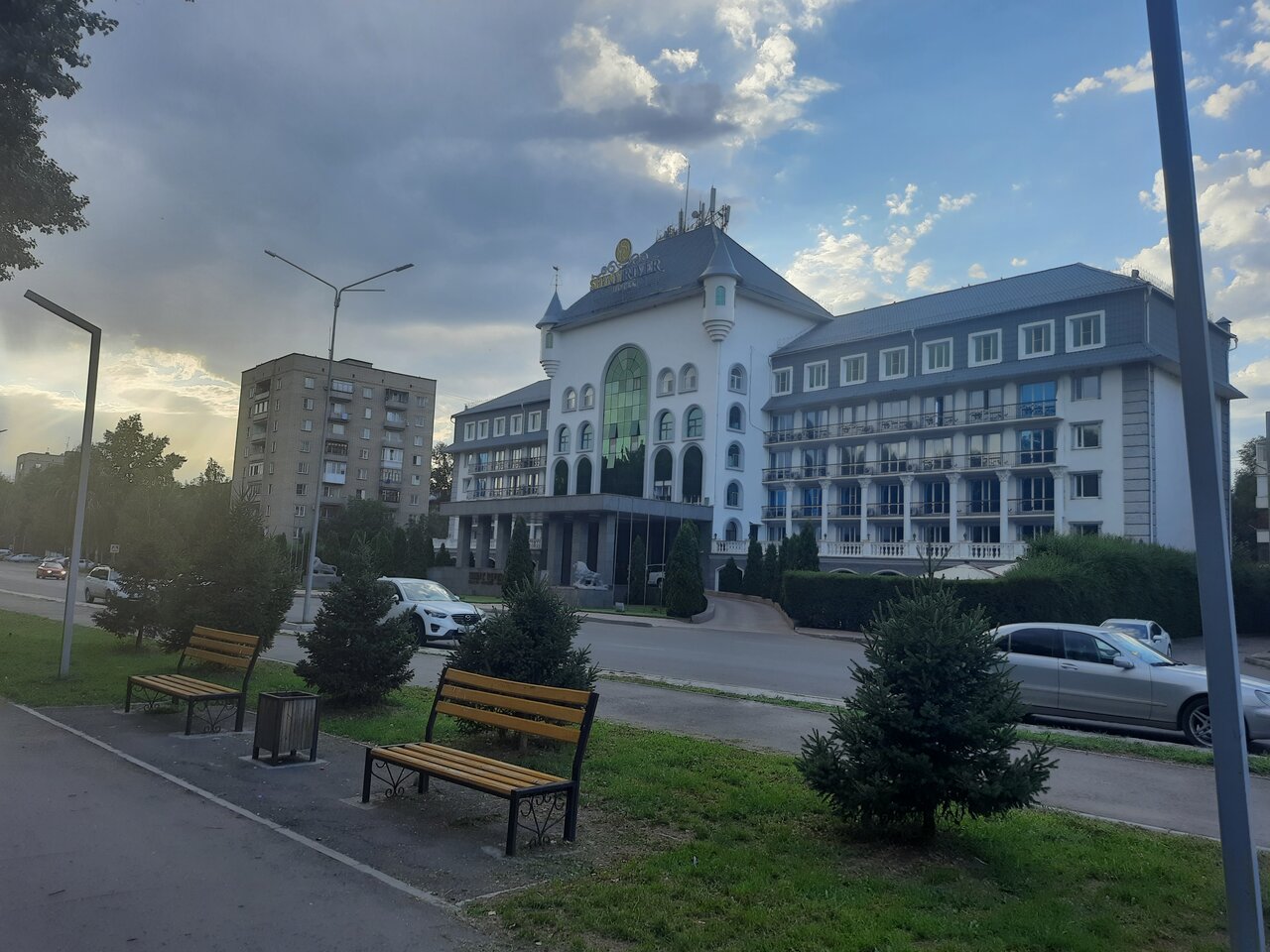 Фото Shiny River