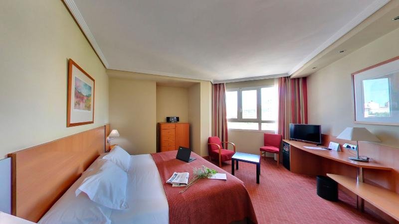 Фото Hotel Silken Luis de León