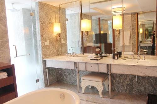 Фото Sheraton Qingdao Jiaozhou Hotel