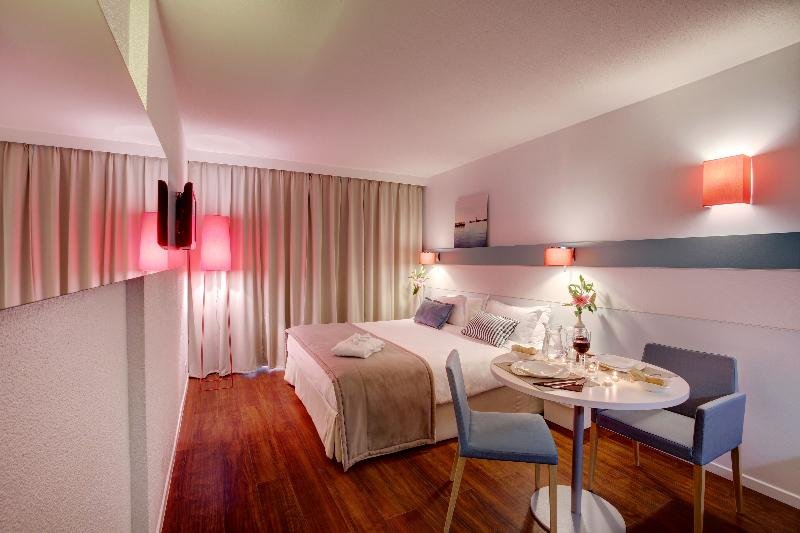 Фото Citadines Castellane Marseille