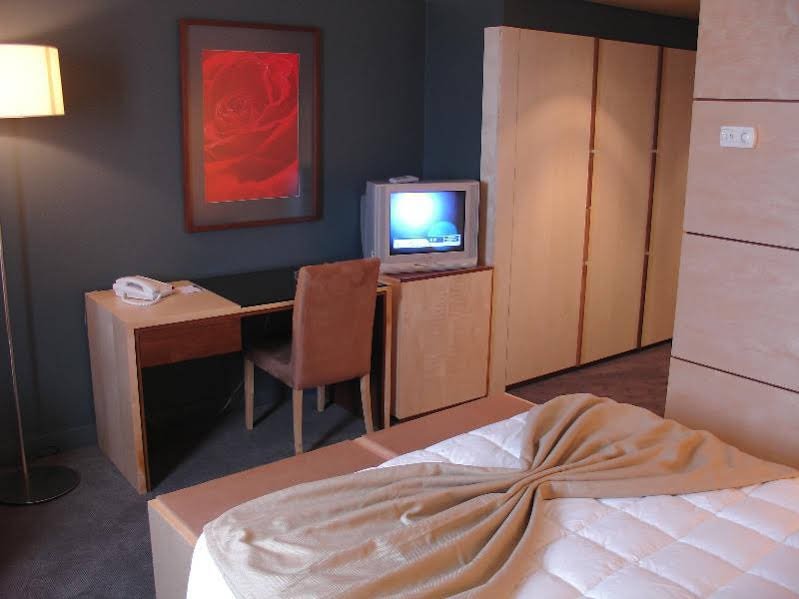 Фото VIP Executive Azores Hotel