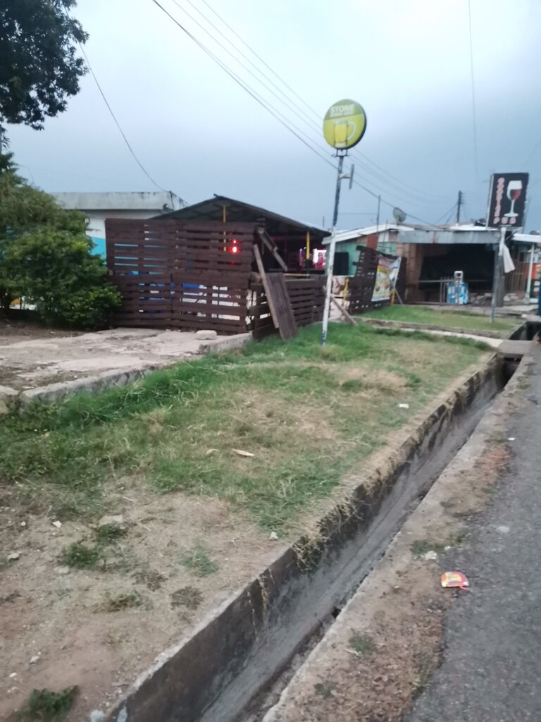 Bar, pub Goodies Pub, Kumasi, photo