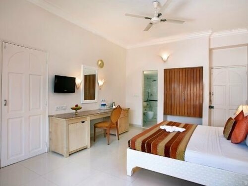 Гостиница Avion Holiday Resort в Лонавала