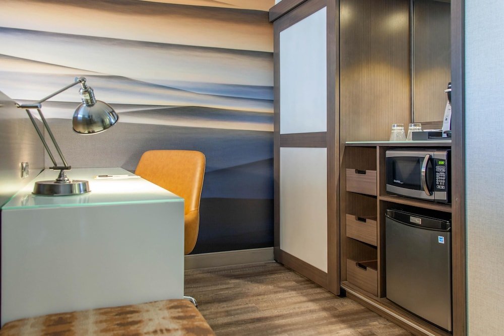 Фото Cambria Hotel Boston, Downtown - South Boston