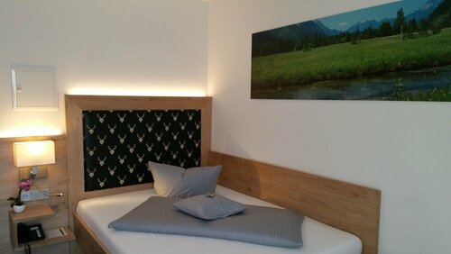 Гостиница Landhotel Böld and Restaurant Uhrmacher Oberammergau в Обераммергау