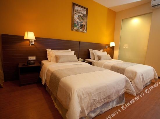 Фото Pinetree Hotel