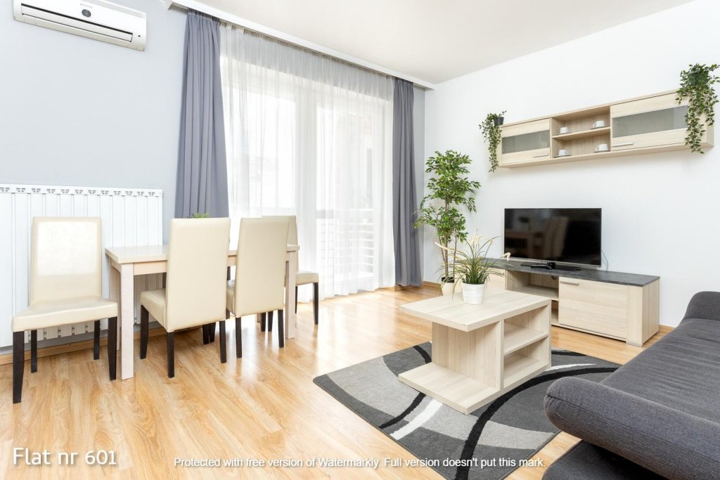 Фото Corvin Plaza Apartments and Suites