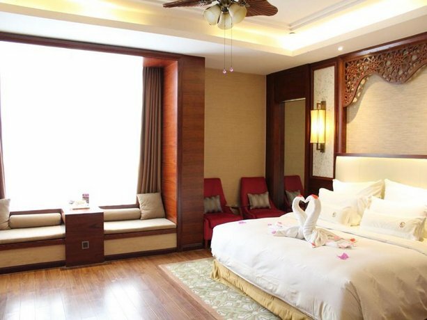 Гостиница Wuhan Chaoman Hotel Optic Valley в Ухане