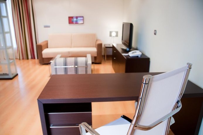 Фото Apartamentos Maria Luisa