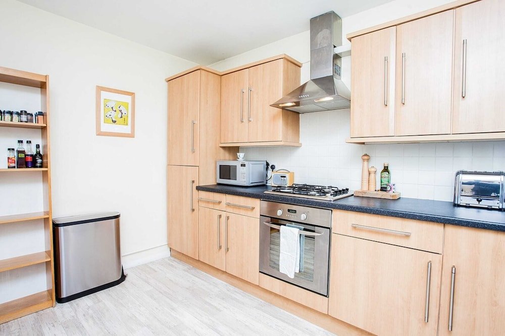 Фото Stunning Spacious South London 1-Bed Apartment with Balcony