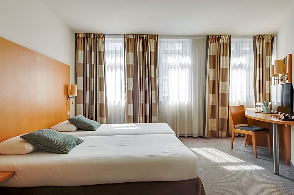 Фото отеля 2