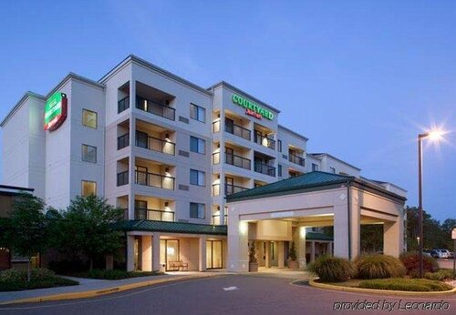 Внешний вид отеля Courtyard Somerset by Marriott в Франклине Тауншипе, фото 3