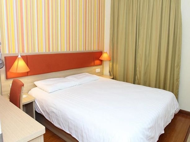 Фото Chengdu Home Inn - People's Park