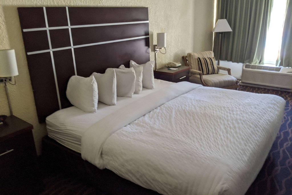 Фото Days Inn by Wyndham Stuart