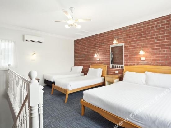 Фото Comfort Inn The International