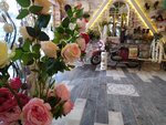 Цветочный дворик (Shkolnaya Street, 21А) ، محل زهور