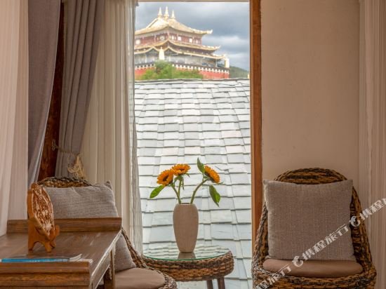 Фото Shangri La E Outfitting Boutique Hotel