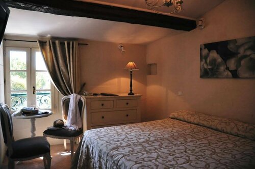 Гостиница Hôtel du Palais des Papes в Ниме