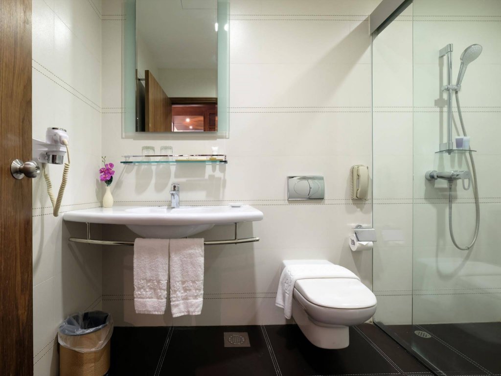 Фото Orchid Hotel