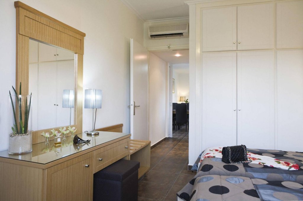 Фото Peridis Family Resort