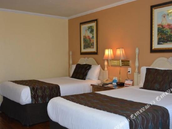 Фото Oasis Inn & Suites