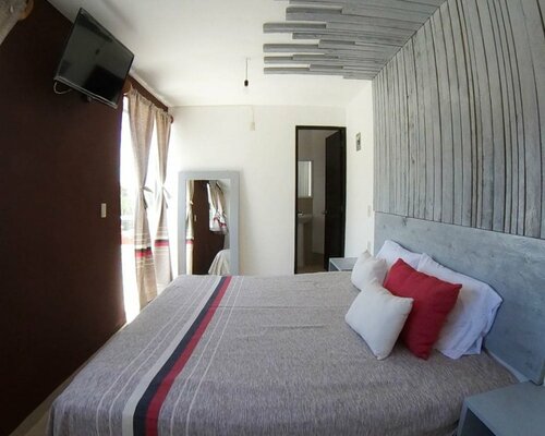 Гостиница Axkan Click Hotel в Сан-Кристобаль-де-лас-Касасе