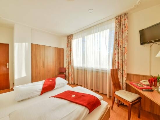 Hotel Drei Löwen, Dachau, photo