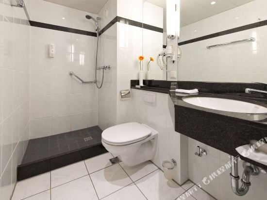 Фото Leonardo Hotel Heidelberg