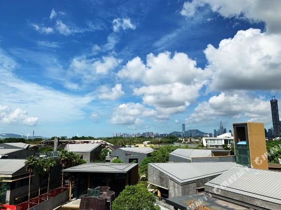 Фото Bay Breeze Hotel