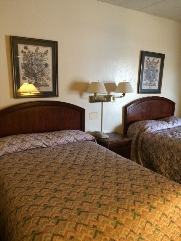 Фото Diamond Inn and Suites