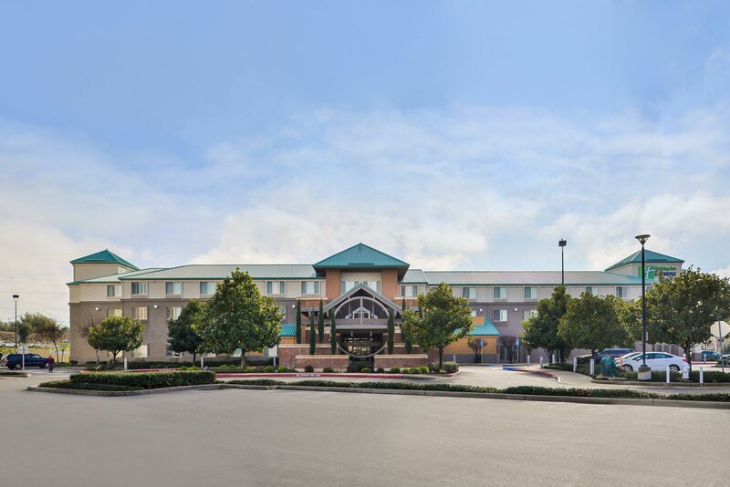 Гостиница Holiday Inn Express Hotel & Suites Elk Grove Ctrl Sacramento, an Ihg Hotel