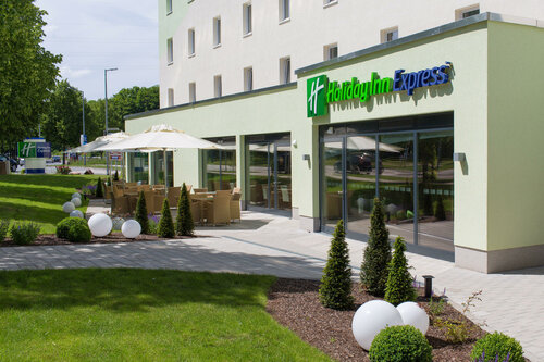 Внешний вид отеля Holiday Inn Express Neunkirchen в Нойнкирхене, фото 1