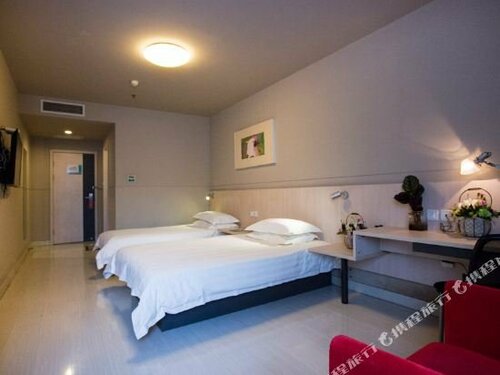 Гостиница Jinjiang Inn Urumqi Hongqi Road Branch в Урумчи