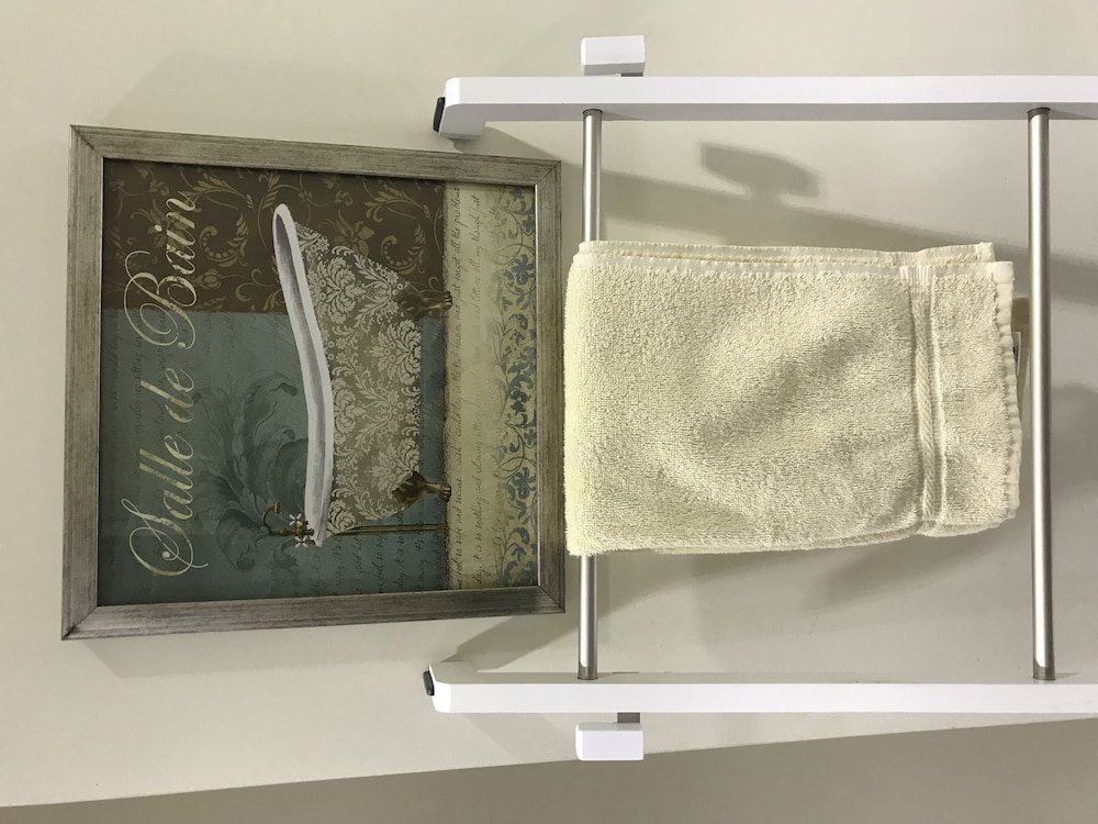 Фото Laval centre apartment