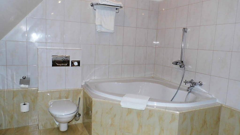 Фото Hotel Golden Eagle