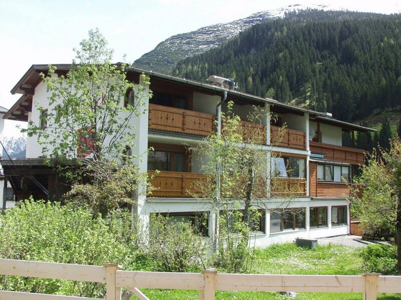 Гостиница Steinbock Appartements в Туксе